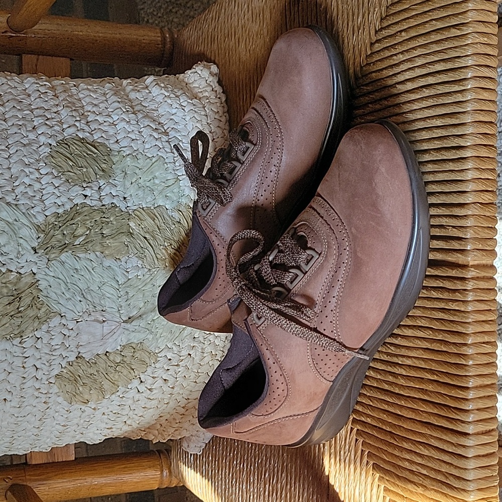NWOT, SAS Walk Easy - Lace Up Walking Shoe, size 8 N